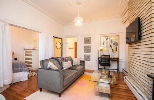 Emerson Gardens Apartment | Cozy 1bed, 1bath In Brookline, Mbta