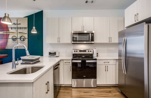 Riverside Apartment | Cozy 1BR in Austin Riverside 6713
