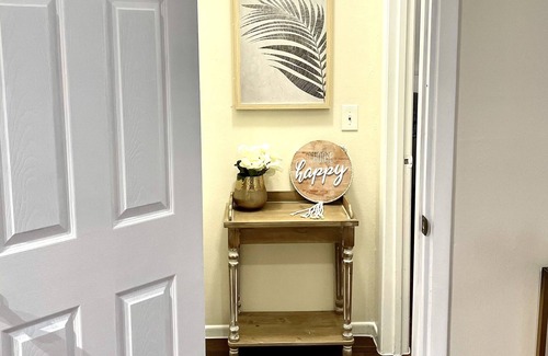 Bryn Mawr Condo | Cozy 2 Bd 2 Br