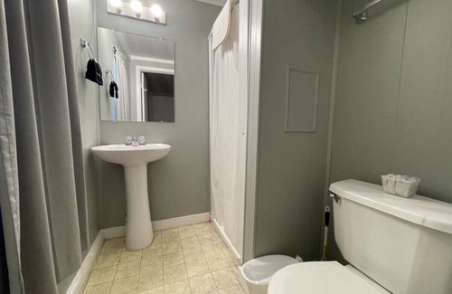 Pottsboro Cabin | Cozy 2 Bed Cabin at Mill Creek Marina: Cabin 6