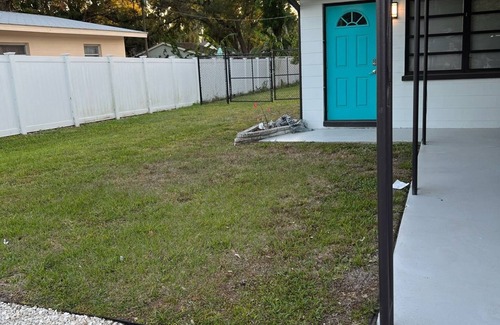 Bradenton Apartment | Cozy 2 bedroom/1 bath short drive to Anna Maria Island