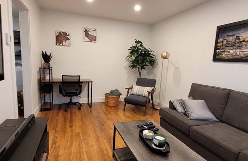 Lafleche Apartment | Cozy 2 bedroom apartment, newly renovated and 15 min from downtown Montreal