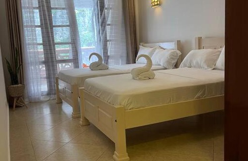 Shanzu Apartment | Cozy 2-bedroom beachfront villa-Lamera