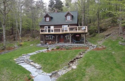 Jeffersonville Ski Chalet | Cozy 2-bedroom chalet in lovely Jeffersonville with WiFi