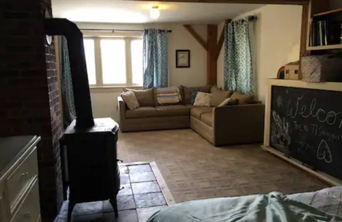Jeffersonville Ski Chalet | Cozy 2-bedroom chalet in lovely Jeffersonville with WiFi
