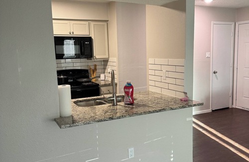 Vickery Meadow Condo | Cozy 2-bedroom condo in terrific Dallas with AC, WiFi etc.