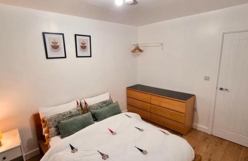 Gillingham Apartment | Cozy 2 Bedroom Flat