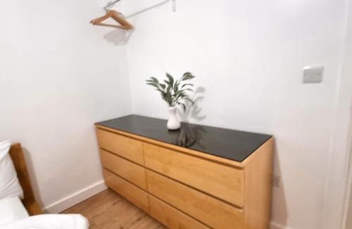 Gillingham Apartment | Cozy 2 Bedroom Flat