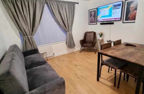 Gillingham Apartment | Cozy 2 Bedroom Flat