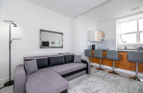 Shepherd's Bush Apartment | Cozy 2-Bedroom Flat in Central West London