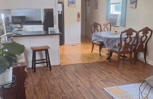 Hinesville House | Cozy 2-bedroom mobile home in charming Hinesville with WiFi, AC