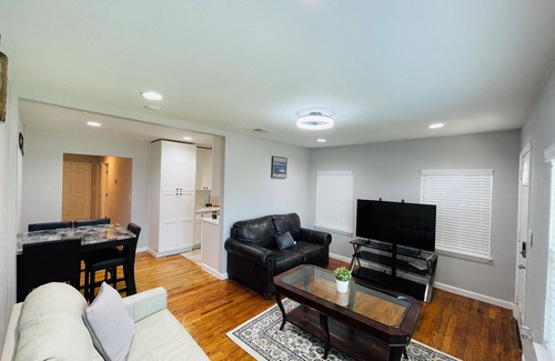 Oak Cliff House | Cozy 2-bedroom townhome in charming Dallas with WiFi, AC