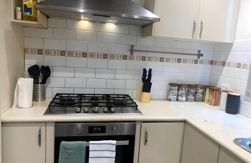 Fawkner House | Cozy 2 beds in a private room near Airport
