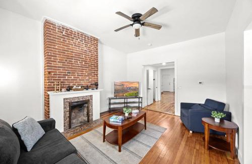 Shelby Park House | Cozy 2-Floor Home 5BR 3BA 2 Kitchens Backyard