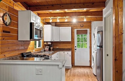 Big Lake House | Cozy 2-loft cabin in enchanting Biglake with WiFi, and lake access close by