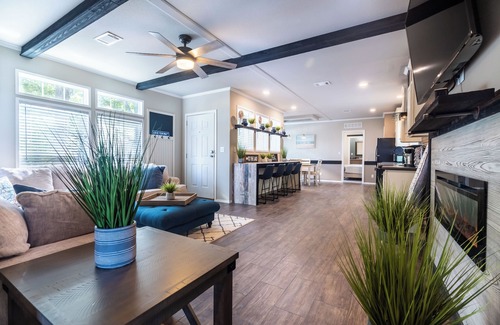 Kingston Cabin | Cozy 2021 Lake Texoma Cabin Close To Everything!