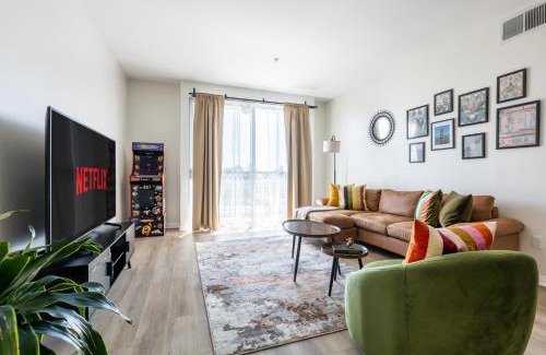 Del Rey Apartment | Cozy 2BD Retreat in MarinaDelRey!Free Parking and Swiming Pool