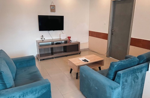 Labone Apartment | Cozy 2BR at Labone, Wi-Fi/DSTV