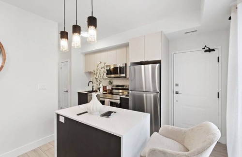 Niagara Falls Apartment | Cozy 2BR Suite with Parking and Sofa Bed and Sleeps 6