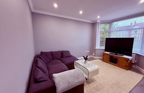 Wyken House | Cozy 3 bed house