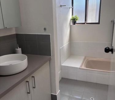 Halls Head House | Cozy 3-Bed House in Halls Head