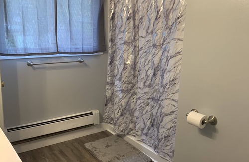 Montreal House | Cozy 3 bedroom 1 bath house centrally located