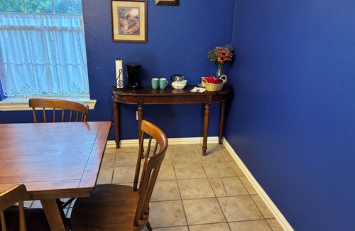 Mena House | Cozy 3-bedroom 2 bath house in charming Mena with WiFi and AC