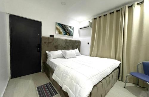 Ofin Apartment | Cozy 3 Bedroom Apartment near Eko Hotel