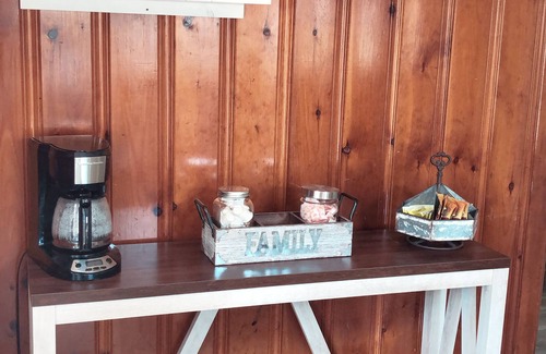 Laconia Cottage | Cozy 3-bedroom cabin on Lake Winnipesaukee!