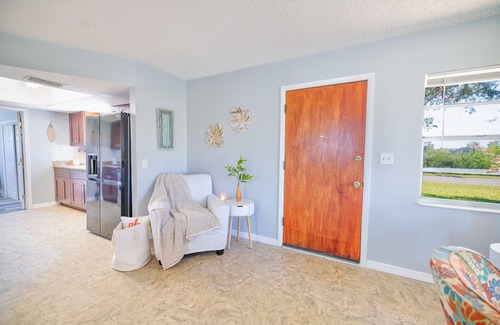 Spring Hill House | Cozy 3 Bedroom Home. Pet Friendly!