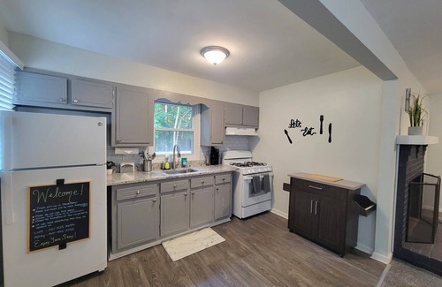 Newnan House | Cozy 3-bedroom home in lovely Newnan with King Suite