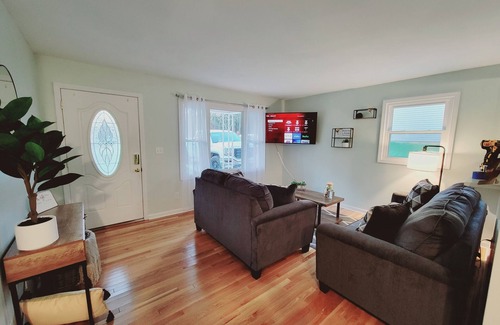 Newnan House | Cozy 3-bedroom home in lovely Newnan with King Suite