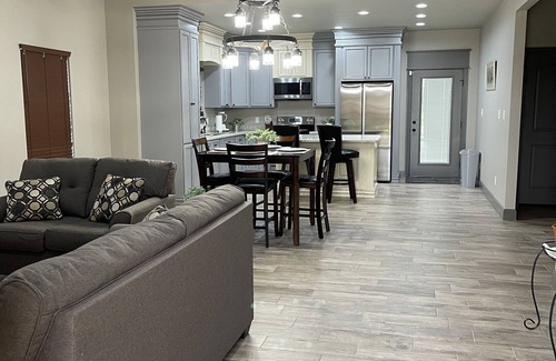 Eagle Pass House | Cozy 3-Bedroom Home 2 min from Hospital & 15 min Kickapoo Casino