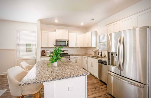 Beech Island House | Cozy 3 Bedroom House with Gym & Arcade!