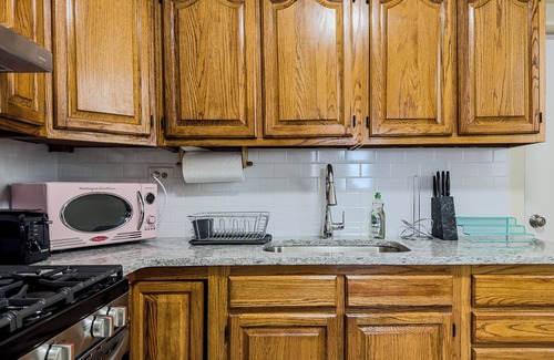 Pennsport Apartment | Cozy 3-Bedroom House in South Philly