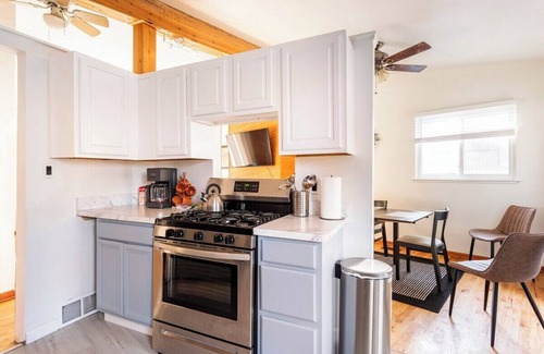 Oak Park House | Cozy 3-bedroom house centrally located in charming Oak Park. Book now