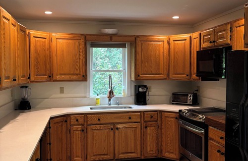 Manchester House | Cozy 3-bedroom house in gorgeous Manchester with WiFi, AC