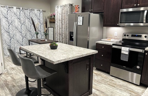 Shelby House | Cozy 3 bedroom ranch style home in the heart of uptown