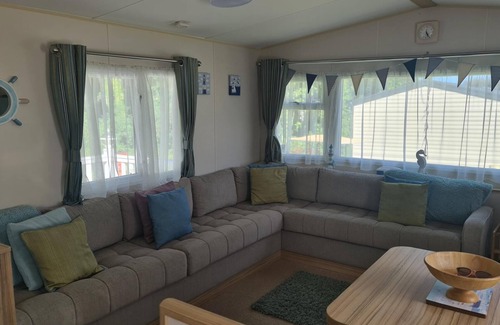 Looe Resort | Cozy 3 bedroom Static Caravan near Looe on an amazing resort.