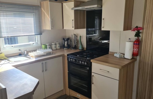 Looe Resort | Cozy 3 bedroom Static Caravan near Looe on an amazing resort.