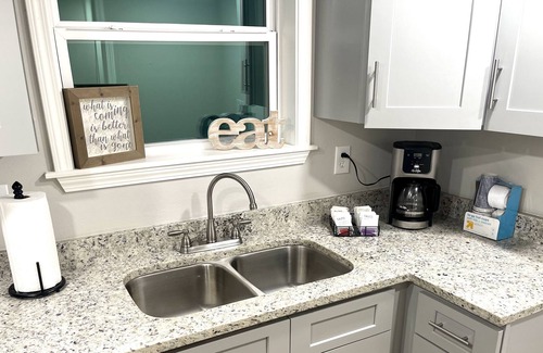 Kenner - Louis Armstrong International Airport House | Cozy 3 bedroom townhome/3 minute from the airport