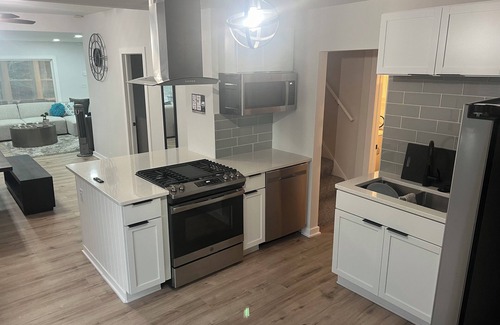 Ericsson House | Cozy 3BD Retreat with Plenty Space for Family & Friends!