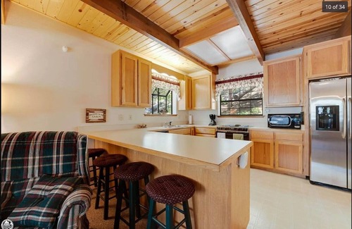 Mi-Wuk Village Cabin | Cozy 3BR Mi Wuk Cabin | Deck, Grill, Wi-Fi & more | Discount Code in the Listing