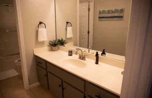 Tupelo House | Cozy 3BR near everything in Tupelo! King bed!