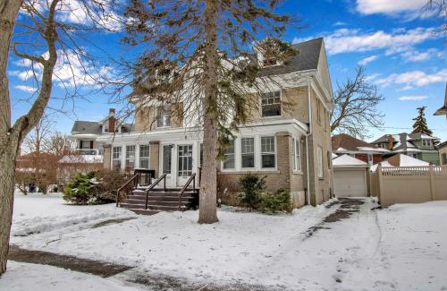 North Buffalo House | Cozy 3BR Near UB Niagara Falls - Pet Friendly