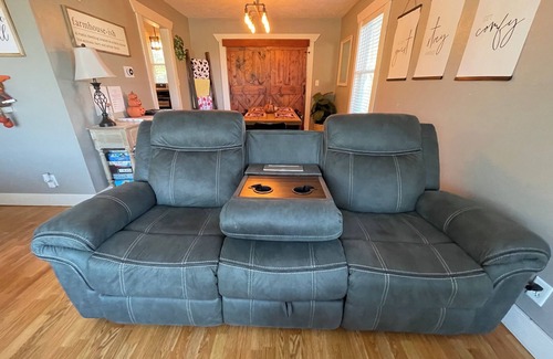 Salina House | Cozy 3BR, Theater Room & FirepitnNo Cleaning Fee!