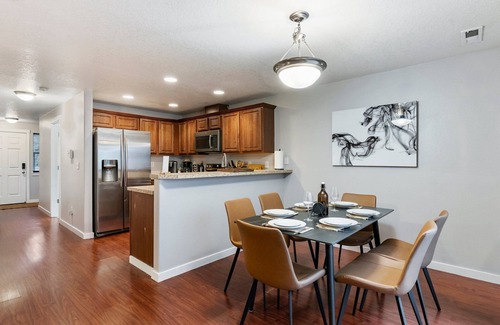 Vancouver House | Cozy 3BR Townhome In Vancouver - Prime Location!
