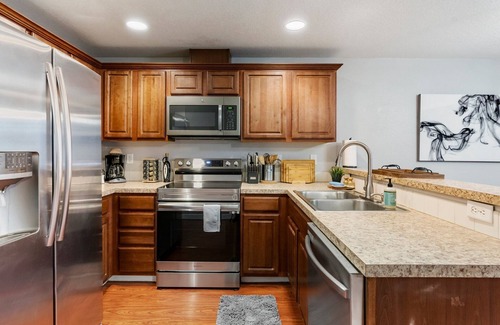 Vancouver House | Cozy 3BR Townhome In Vancouver - Prime Location!