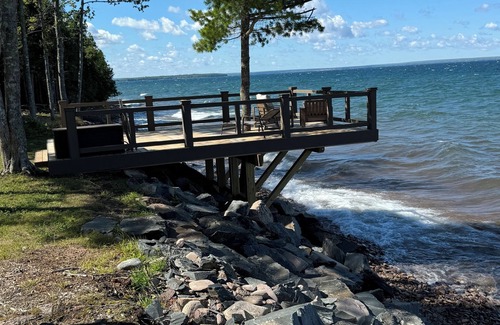 L'Anse Cabin | Cozy 4-bedroom cabin with WiFi, AC on Lake Superior.