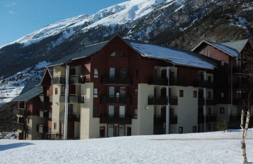 Lanslevillard Apartment | Cozy 4-person apartment with balcony in Val Cenis
